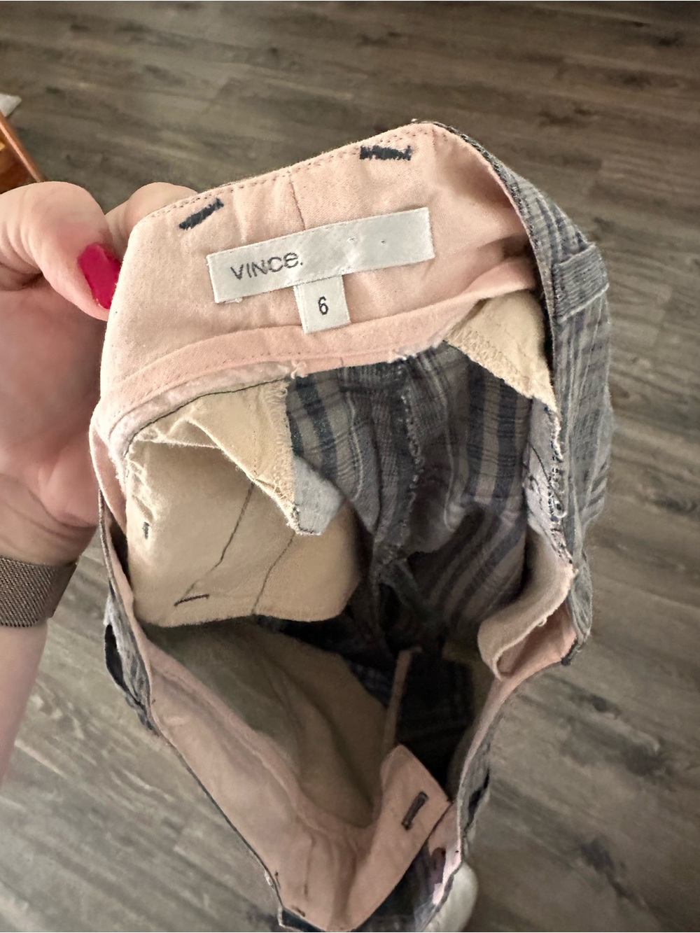 Vince Gray Plaid Women’s Shorts - Picture 4 of 4